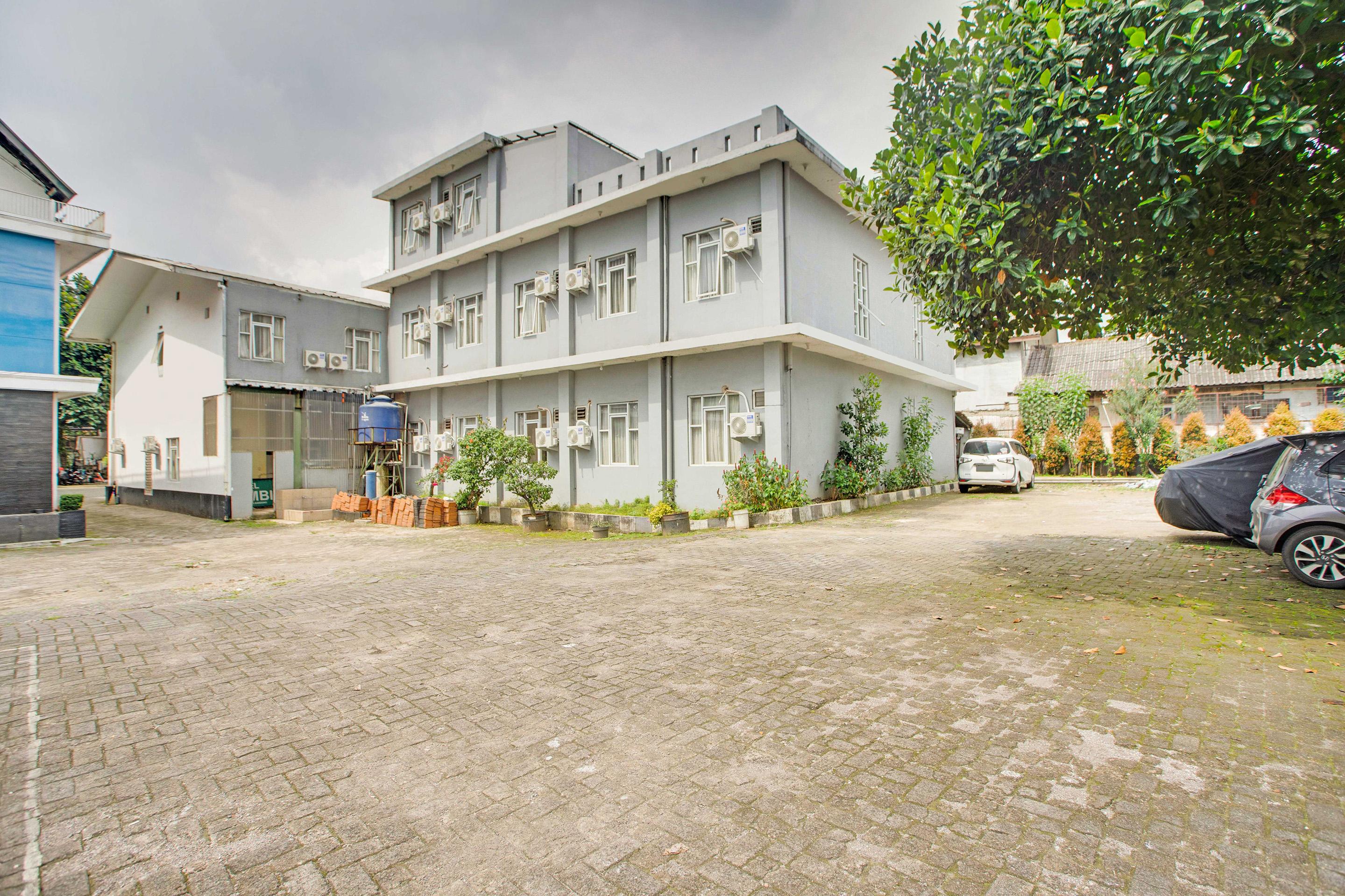 Reddoorz @ Hotel Arimbi Dewi Sartika Baru บันดุง ภายนอก รูปภาพ