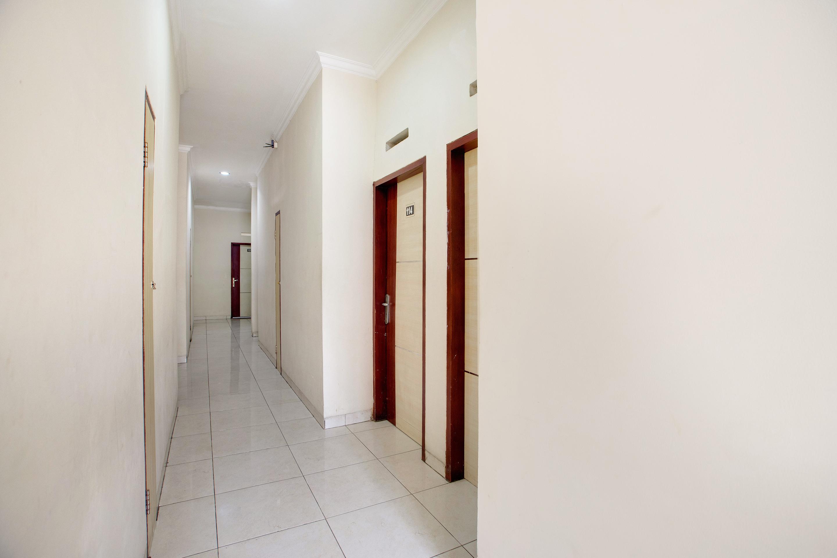 Reddoorz @ Hotel Arimbi Dewi Sartika Baru บันดุง ภายนอก รูปภาพ